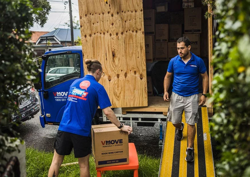 2 best removalist sydney loading a truck